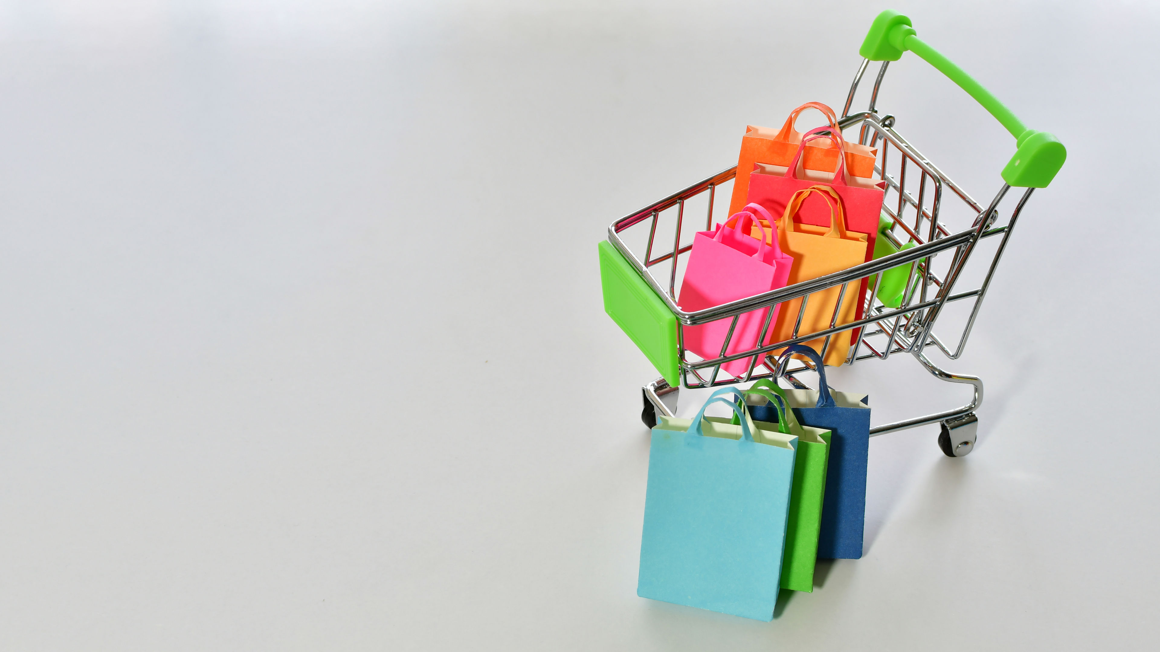 Imag of a miniature sopping cart 
