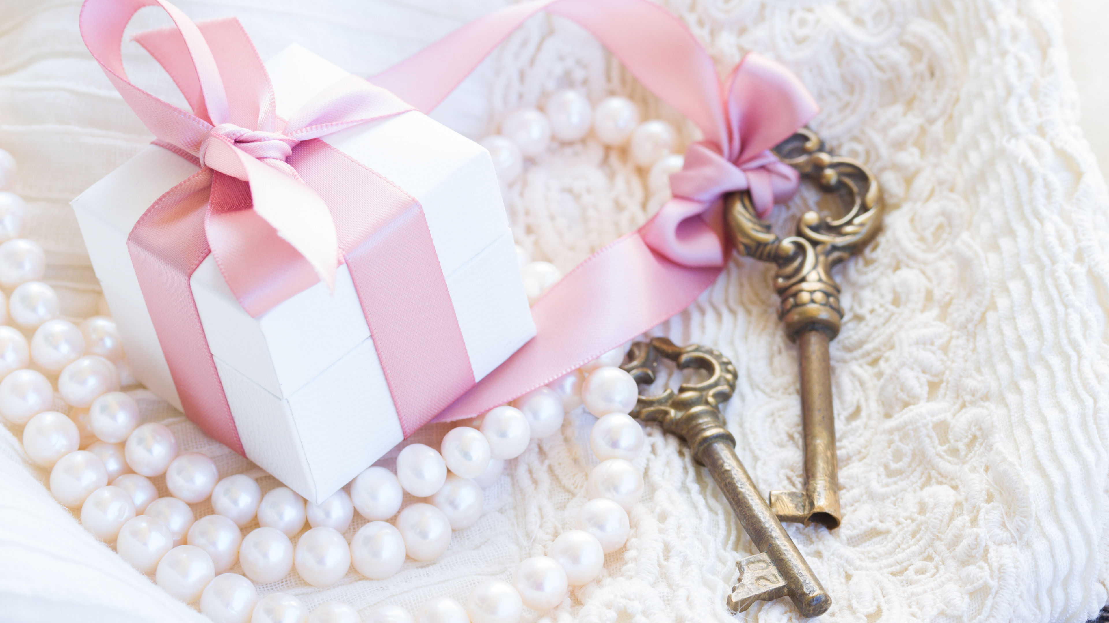 Charm With Scarves, Bags, And Personalized Jewelry Boxes 